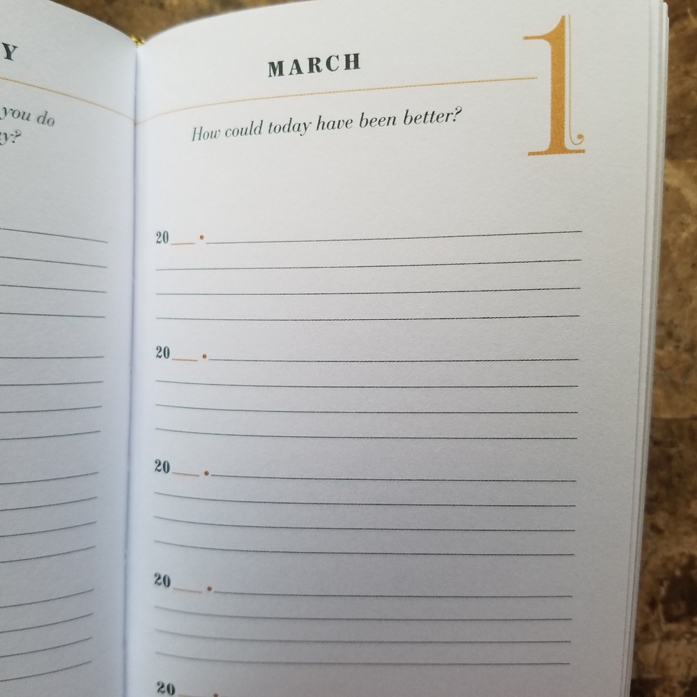Q & A a day Five Year Journal NEW - Picture 5 of 8
